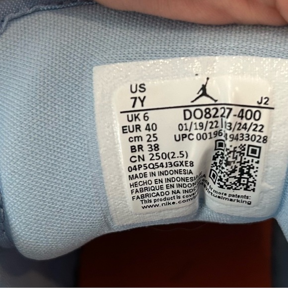 Air Jordon 1 Low SE - like brand new - Picture 3 of 3